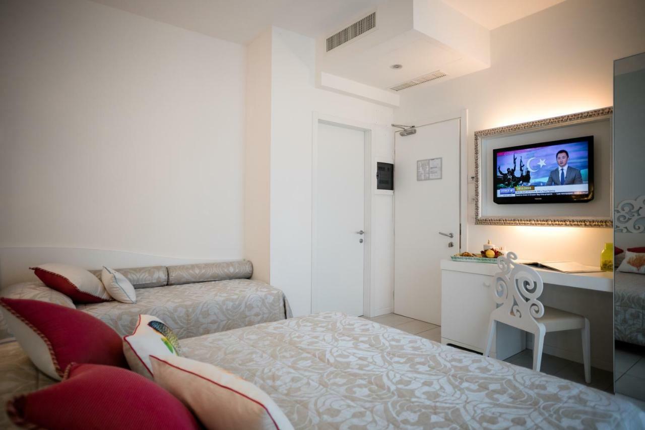 Albatros Hotel 3*